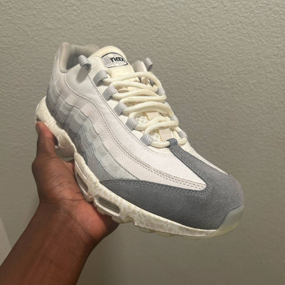 Max 95 QS 'White Light Bone